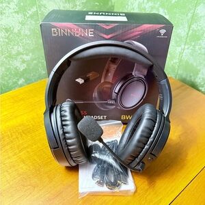 Binnune 2.4GHz Wireless Gaming Headset PS5 PS4 PlayStation Plus More Booming Mic